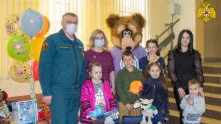 В Фокино Любомира из Донбасса поздравили с четырехлетием