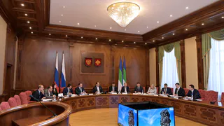 Вопросы зимнего содержания дорог и дворов – на ежедневном контроле Правительства Коми