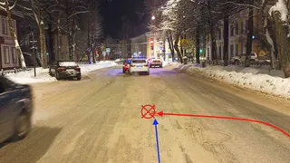 Неосторожный поворот во двор привёл к столкновению двух Kia в Сыктывкаре