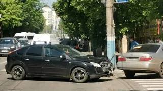 Авария в Брянске у ДК Глухонемых