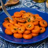 Морковь и крышка от бутылки: жарю с чесноком и соевым — получаются грибочки, тающие во рту, а стоят копейки