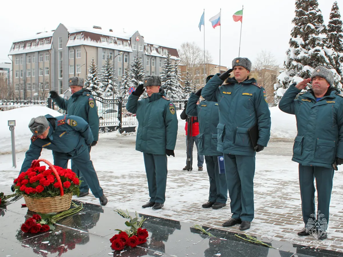4 чрезвычайные ситуации, 8 тыс. происшествий, 4967 пожаров