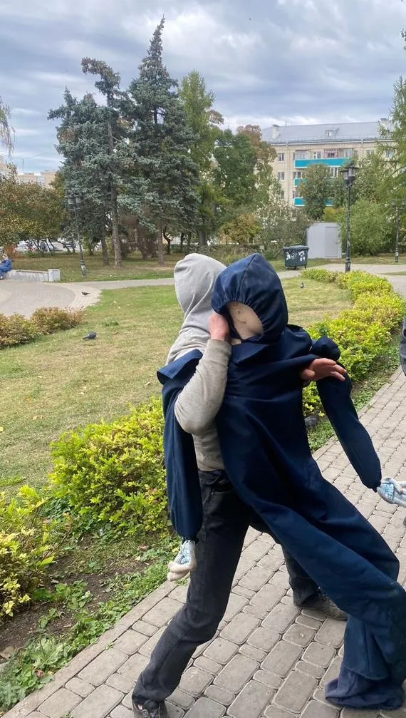 Головой о брусчатку: татарстанец заступился за даму, ударил, перекинул через себя и испинал