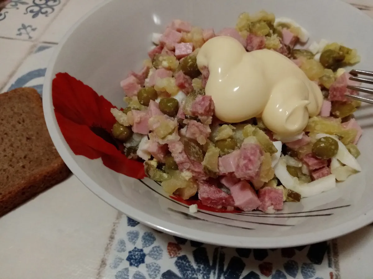 Неожиданная замена надоевшего всем салата Оливье: Киевский — гости сметут его первым со стола