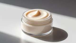 Кожа как у младенца даже в 50: использую эти четыре компонента, которые спасают