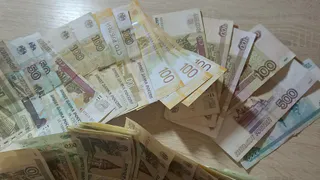 Снимите с карты и храните дома: экономисты назвали сумму, которая всегда должна быть наличными