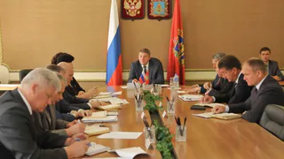 Александр Богомаз задал неудобный вопрос чиновнику