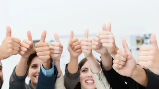 Минтруд рекомендует заменить премии чиновникам похвалами и грамотами