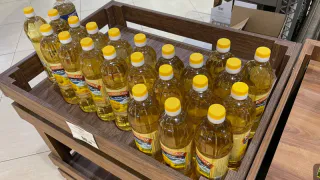 Янтарная гадость в бутылке: Роскачество назвало худшие бренды растительного масла