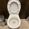 Зачем засыпать соль в унитаз: запомните этот трюк раз и навсегда