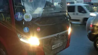 Прочь из маршрутки: водитель высадил школьника, у которого не сработала карта оплаты