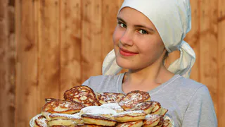 Беру манку и кефир — готовлю завтрак для всей семьи за 15 минут: пышные и ажурные блинчики — получатся у всех