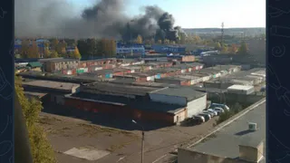 На территории заброшенного завода в Нижнекамске произошел пожар