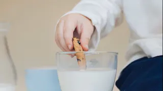 Во Владимирской области возникли риски распространения фальсифицированного молока с опасным «мясным клеем»