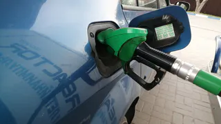 Какой бензин использовать - АИ-92 или АИ-95: жирную точку в многолетнем споре поставил моторист