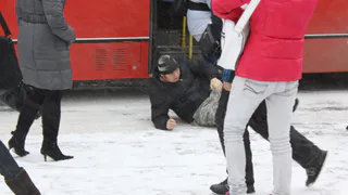 Смс -жалобы рязанцев: медленное обслуживание в кафе, неисправное табло и скользкие улицы