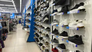 17-летнюю девушку из Набережных Челнов осудят за кражу кроссовок и угрозу ножом