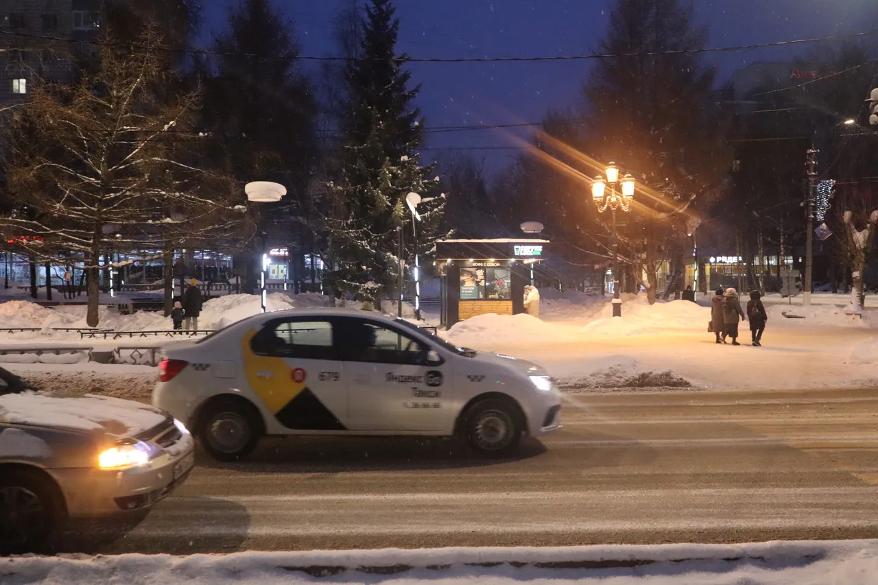 В Госдуме хотят ограничить рост цен на такси в часы пик