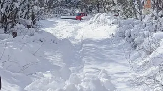 В Киржачском районе дворы были непроходимо заснежены