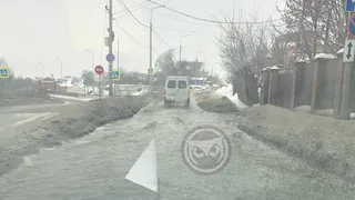 В Пензе на улице Салтыкова-Щедрина машины снова «плывут»