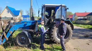 В Чувашии полицейские выявили тракториста-нелегала