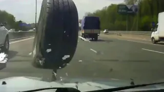 Брянский водитель после удара потерял колесо