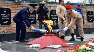 Вечный огонь засиял в поселке Красная Горбатка к юбилею Победы
