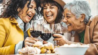 Получен ответ на вопрос: можно ли пить алкоголь женщинам старше 50 лет?
