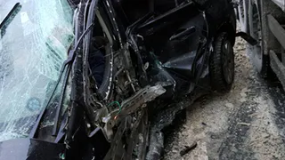 На трассе М5 «Урал» Nissan врезался в фуру