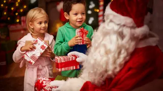 Владимирцев приглашают собрать новогодние подарки для детей, которые остались без родительской заботы