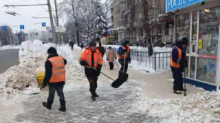 Снегопад не помешал уборке снега во Владимире