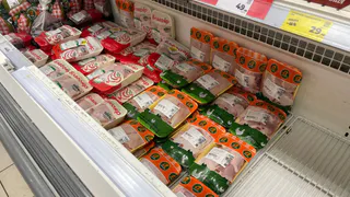 "Мяса нет, одна только химия": в Роскачестве назвали худшую марку филе цыпленка