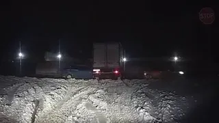 ДТП в Рязани: легковушка врезалась в грузовик