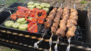 Нежный и нереально ароматный шашлык, который тает во рту: секрет кроется в 1 секретном ингредиенте