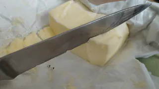 Проверяю сливочное масло из Чижика на наличие "пальмы": сразу понимаю купила я подделку или  золото - хитрые способы проверки