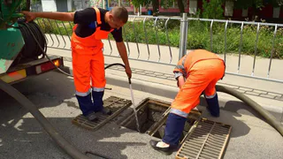 В Рязани чистят ливневую канализацию