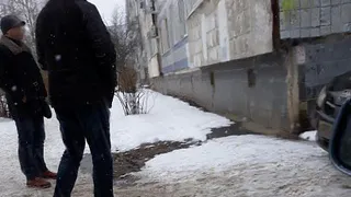 В Рязани бизнесмен выпал из окна многоэтажки. Все, что известно о трагедии