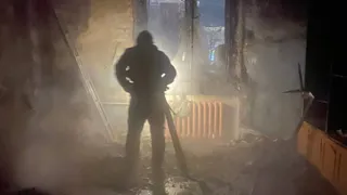 Пожарным в Карабанове удалось остановить возгорание в квартире до перехода огня на крышу