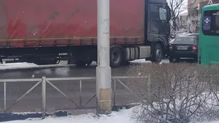 В Дашково-Песочне столкнулись грузовик и легковушка