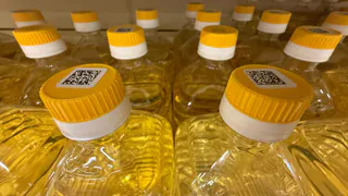 Зачем опытные хозяйки смазывают руки маслом перед готовкой — вы никогда не догадаетесь