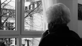 Пензенские спасатели оказали помощь пенсионерке с травмированной ногой