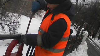 Огромный свадебный красный замок на Соборной убрали