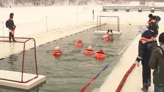 В Рязани «моржи» сыграли в водное поло в рамках фестиваля «Энергия холода»