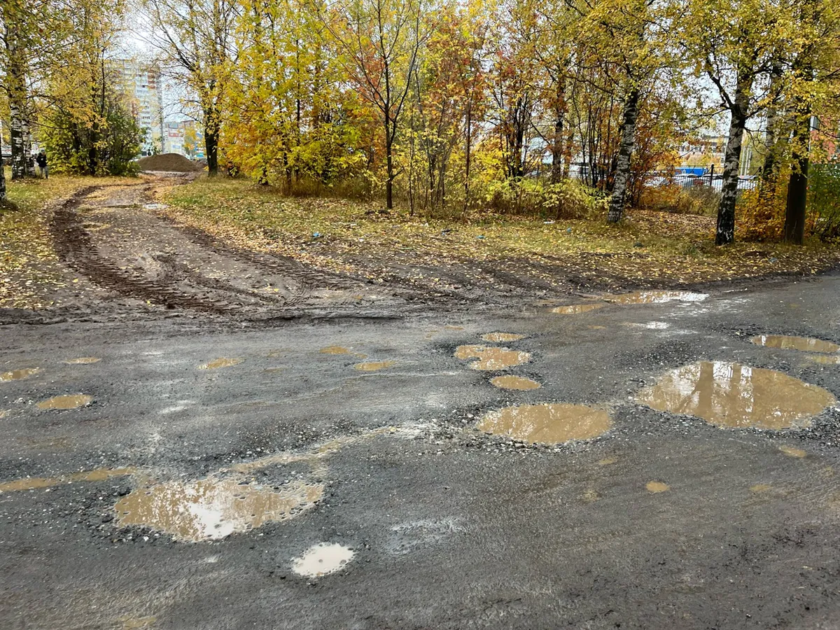 В третий раз за последние два месяца проводится реконструкция трассы, обеспечивающей связь с крупными сельскими населенными пунктами