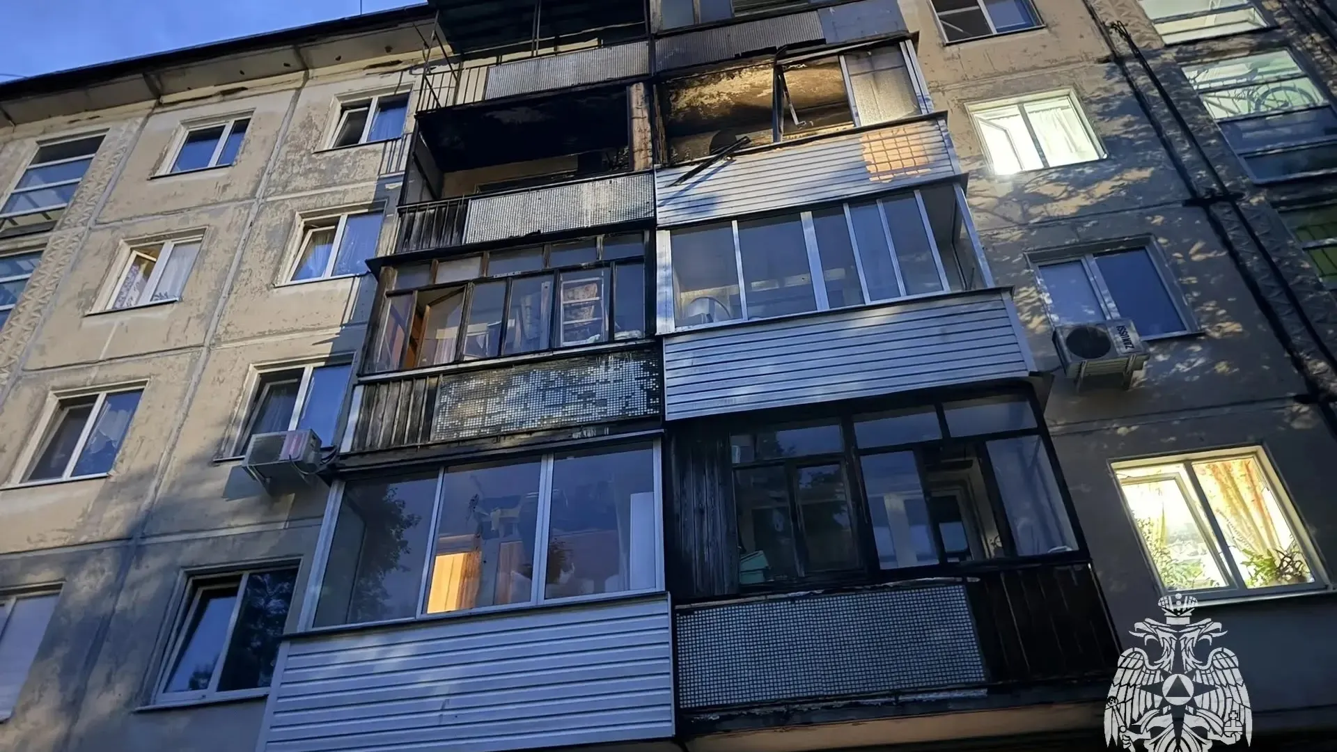 В Удмуртии из-за непотушенного окурка в цветочном горшке пострадали две квартиры