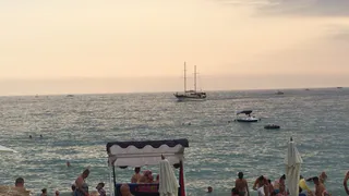 Сочи уже не в моде: умные туристы рвутся на эти 4 уютных черноморских курорта - без толп туристов и адекватными ценами