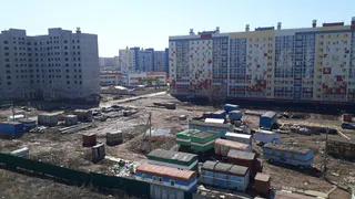 Нижнекамцы хотят узнать, когда под их окнами вместо вагончиков появится детский сад 