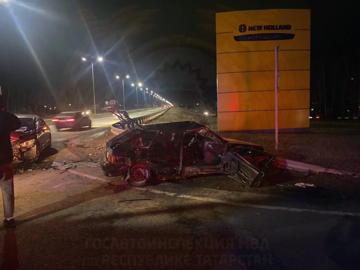 Трагедия на дороге в Набережных Челнах: столкновение ВАЗ и Honda закончилось гибелью пассажира