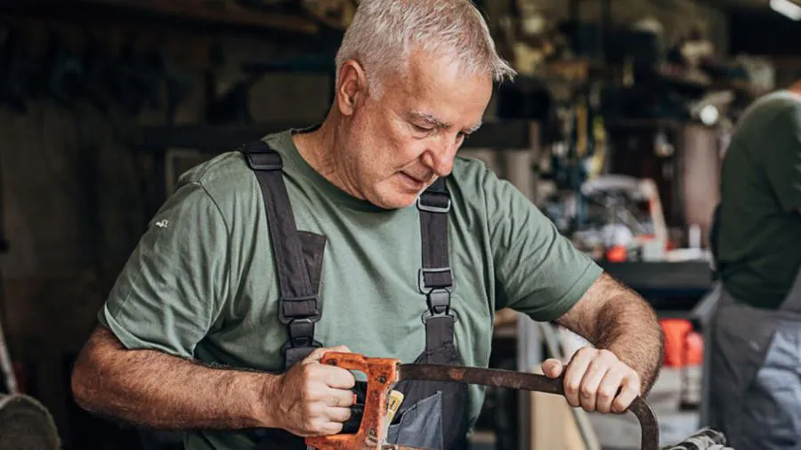 Стало известно, почему в России отменили индексацию выплат работающим пенсионерам