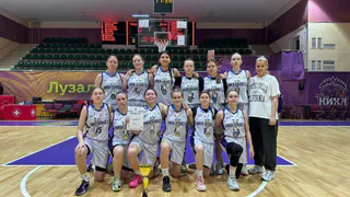 Сыктывкарские баскетболистки "забросили в кольцо" золото региона